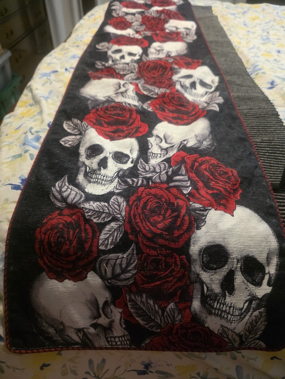 Tahari Home Halloween Black Red Skull & Roses Set Of 2 Table Runners